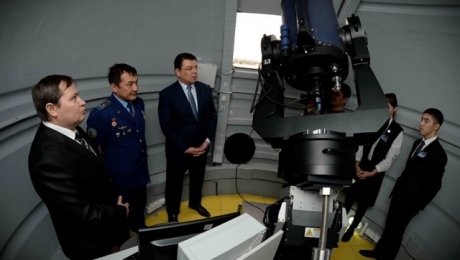 Космонавт Айдын Аимбетов побывал в новой обсерватории для павлодарских школьников