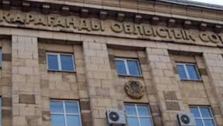 Судья по делу С. Ахметова и других должностных лиц удалился в совещательную комнату
